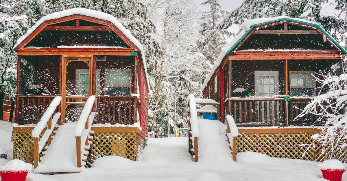 18 Cozy Cabins, Cottages & Rentals for Adirondack Winters